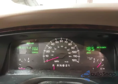 2001 Lincoln Town Car Signature from USA, damaged, VIN 1LNHM82W81Y684950